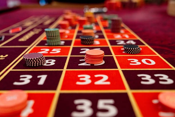 indopool4d mobile app interface showing live football markets and slot games